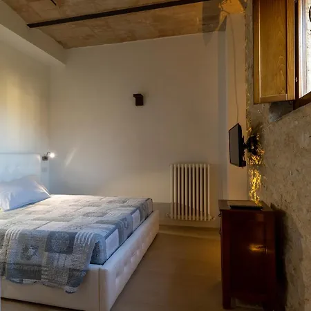 Casa Ridente Nella Valle Del Menotre 2 Tatil Evi *