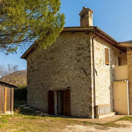Casa Ridente Nella Valle Del Menotre 2 Tatil Evi Pale
